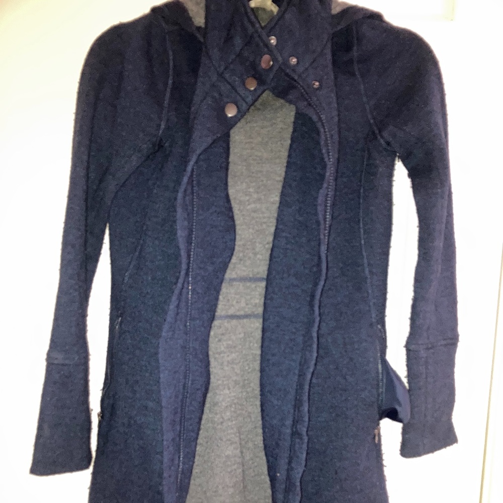 Akini XS Navy Wool Coat